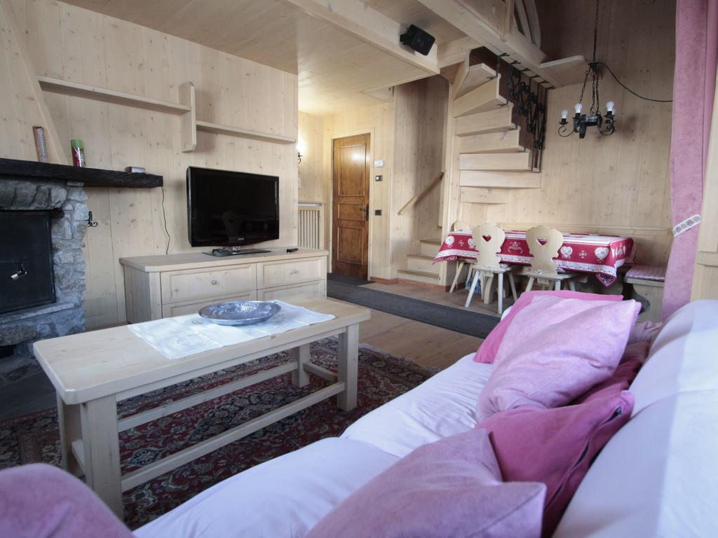 Tranquil Holiday Home In Livigno Italy Near Ski Area Exterior photo
